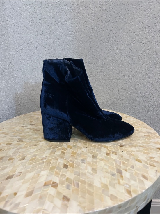 Sam Edelman Shoes - Sam Edelman Navy Velvet Block Heel Ankle Boots size 9